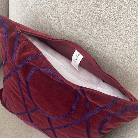 Set of 2 Urban Barn Decorative Pillow covers and pillow inserts - Picture 7 of 9